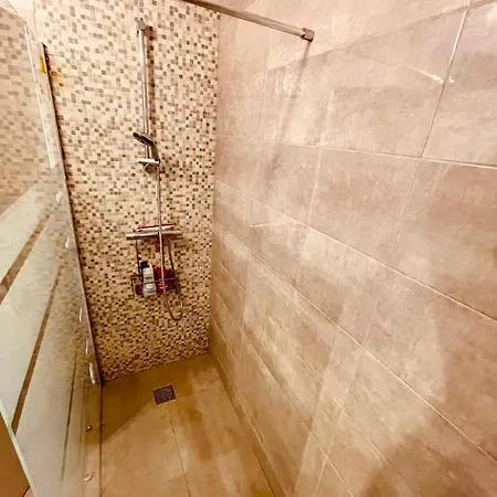 Bastidon Pour 6 Personnes Vu Mediterranee Ref Plein Soleil *