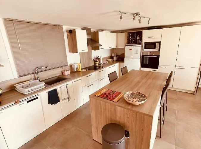 Bastidon Pour 6 Personnes Vu Mediterranee Ref Plein Soleil Vakantiehuis