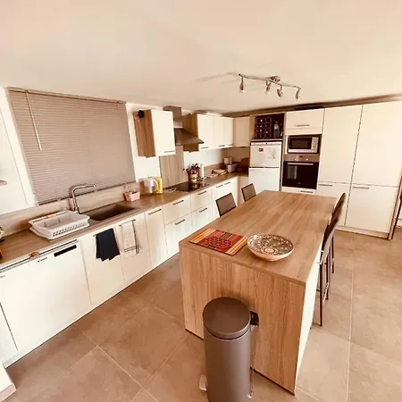 Bastidon Pour 6 Personnes Vu Mediterranee Ref Plein Soleil Holiday home