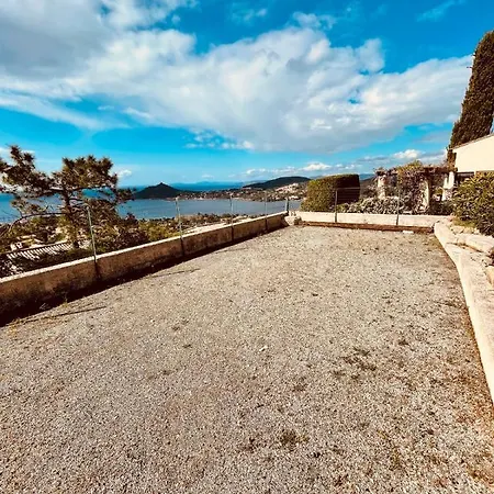 Bastidon Pour 6 Personnes Vu Mediterranee Ref Plein Soleil Сен-Рафаэль