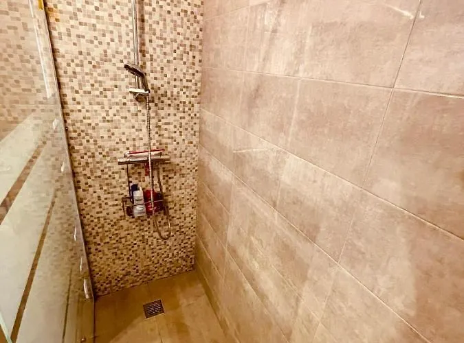 Bastidon Pour 6 Personnes Vu Mediterranee Ref Plein Soleil *